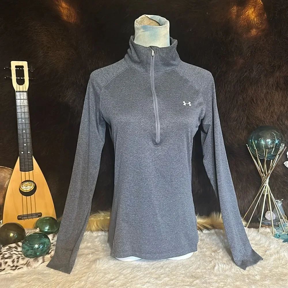 Under armor pull over S (3350)